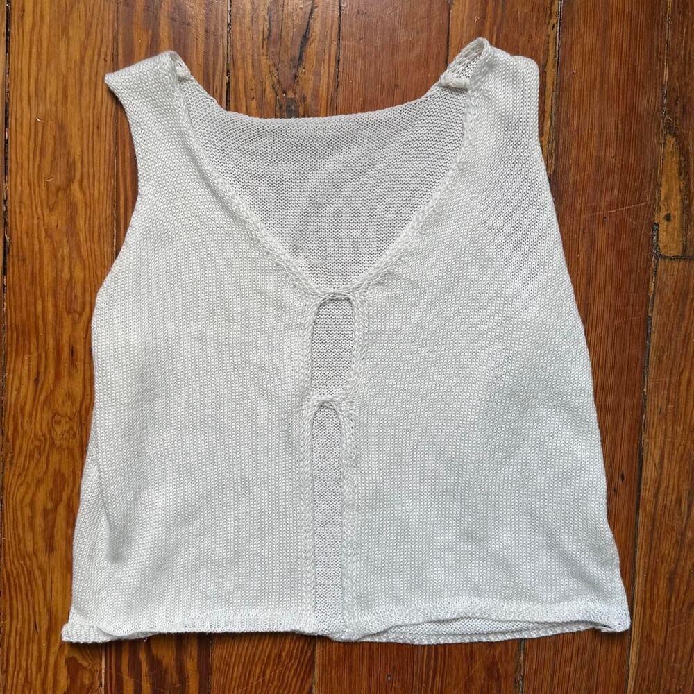 White knit tank top